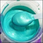 Mermaid Scales is a great fluid art material to level up acrylic painting. A great colour to use for arte.